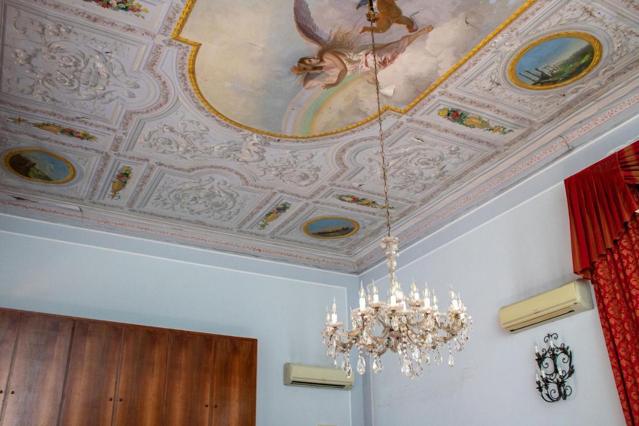 Le Stanze Del Vicere Boutique Hotel Neapel Exteriör bild