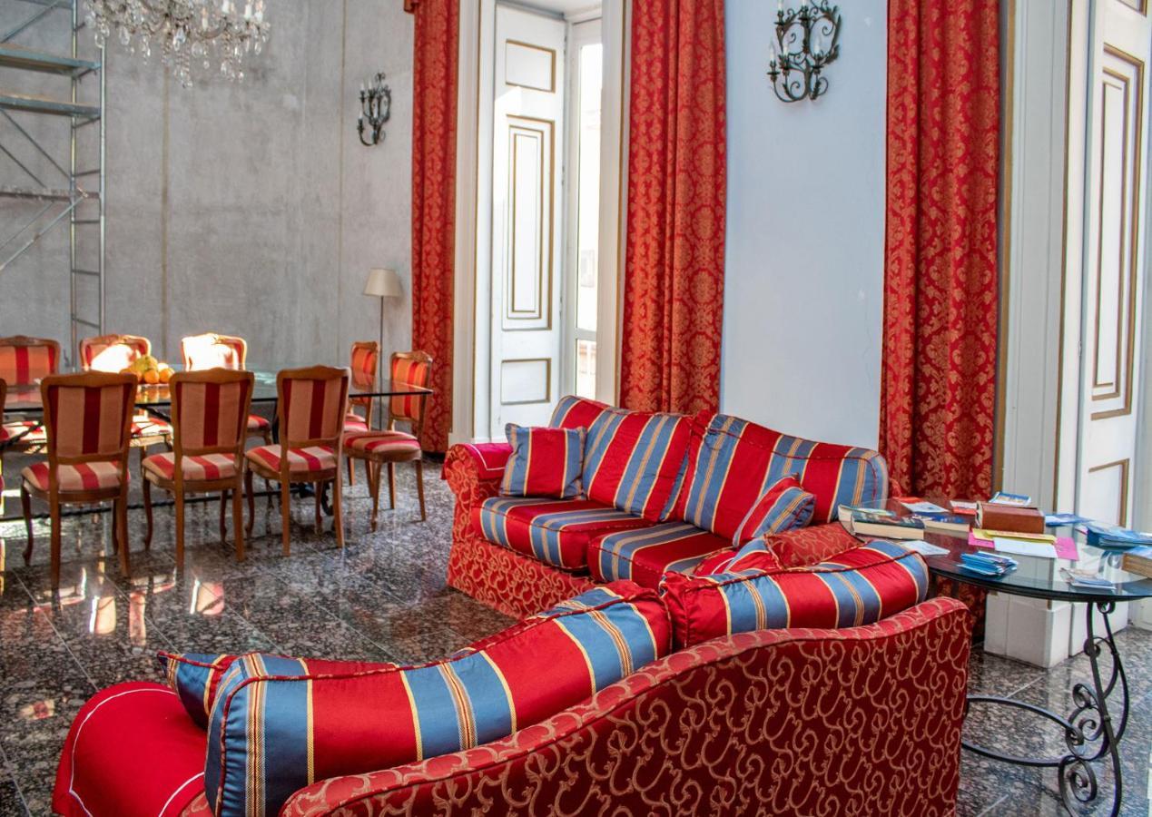 Le Stanze Del Vicere Boutique Hotel Neapel Exteriör bild