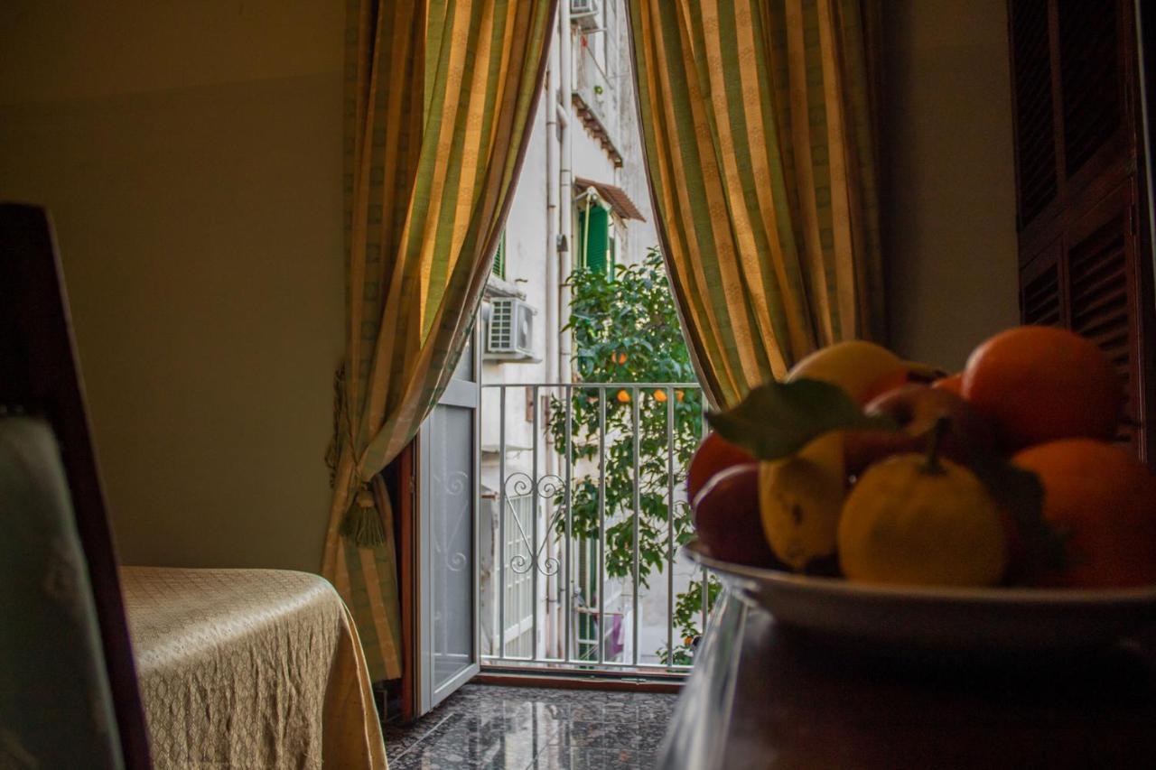 Le Stanze Del Vicere Boutique Hotel Neapel Exteriör bild