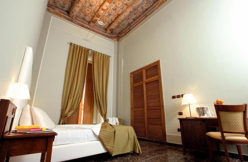 Le Stanze Del Vicere Boutique Hotel Neapel Rum bild